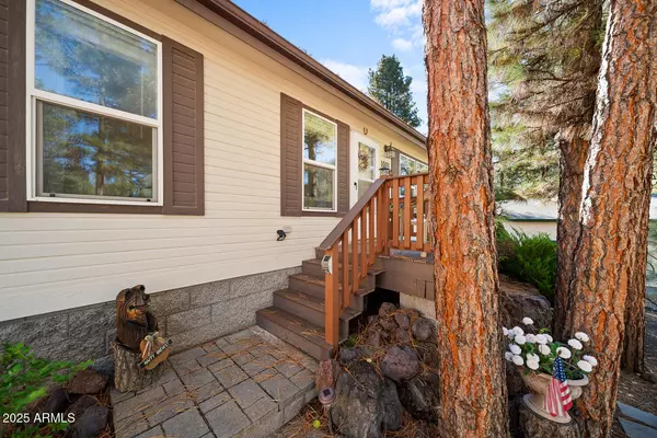 Show Low, AZ 85901,1001 S CHEROKEE Drive