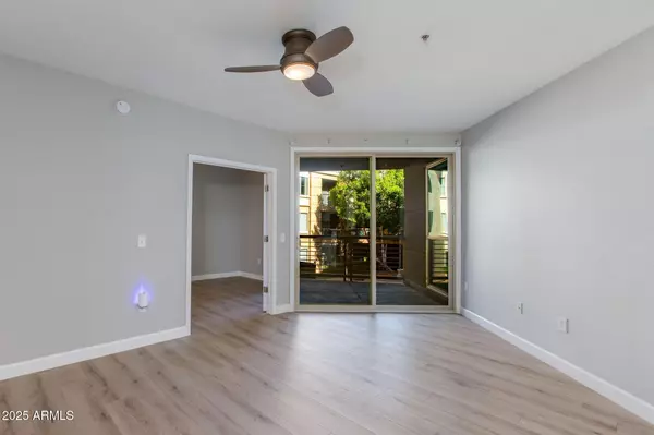 Phoenix, AZ 85016,1701 E COLTER Street #218