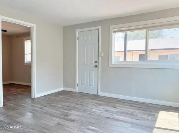 Phoenix, AZ 85014,1125 E Devonshire Avenue #2