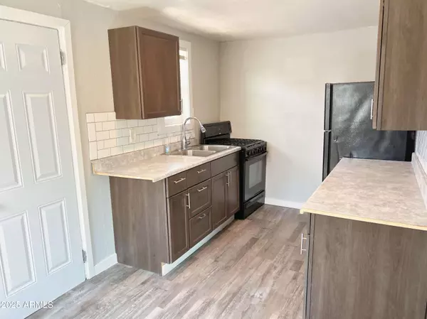 Phoenix, AZ 85014,1125 E Devonshire Avenue #2