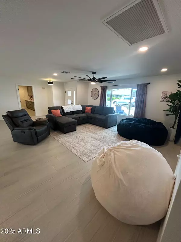 Scottsdale, AZ 85251,8719 E COLUMBUS Avenue