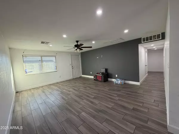 Phoenix, AZ 85035,5514 W BERKELEY Road