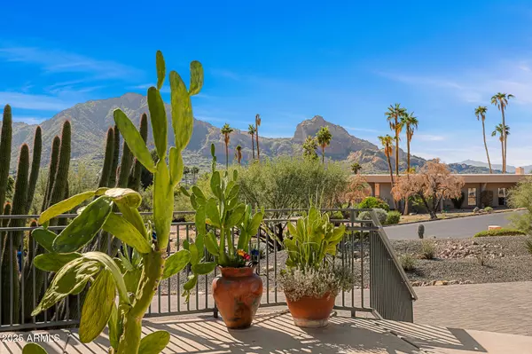 Paradise Valley, AZ 85253,5826 E INDIAN BEND Road