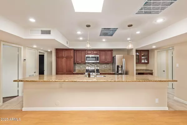 Tempe, AZ 85282,503 E PEBBLE BEACH Drive