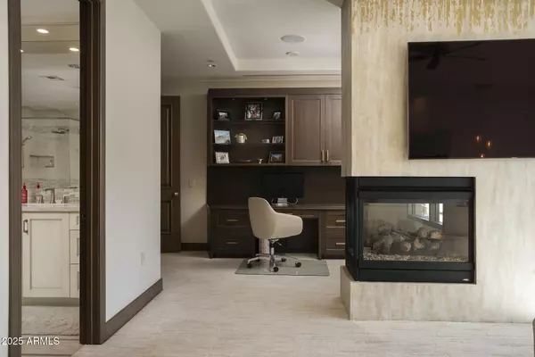 Phoenix, AZ 85016,2211 E CAMELBACK Road #1203