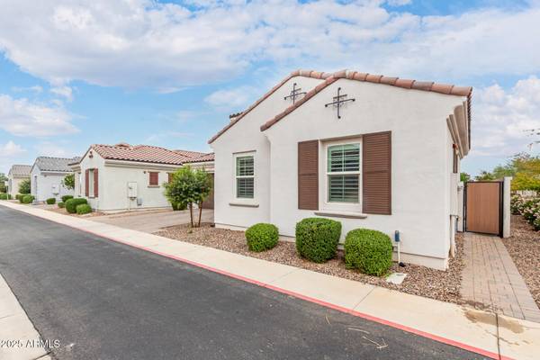 Chandler, AZ 85286,242 E ASTER Drive