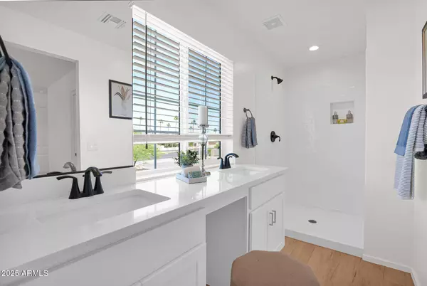 Phoenix, AZ 85022,16875 N 12TH Street #9