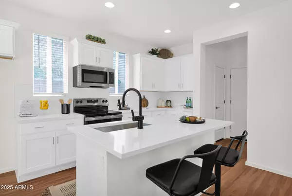 Phoenix, AZ 85022,16875 N 12TH Street #9