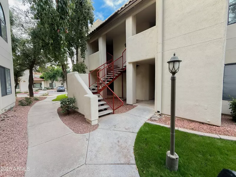 750 E NORTHERN Avenue #2030, Phoenix, AZ 85020