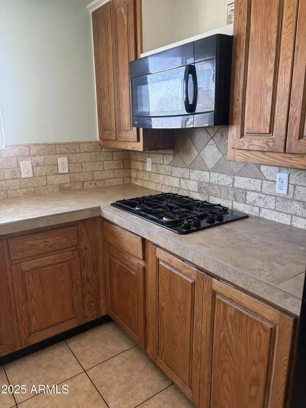 Phoenix, AZ 85007,1329 W FILLMORE Street #R