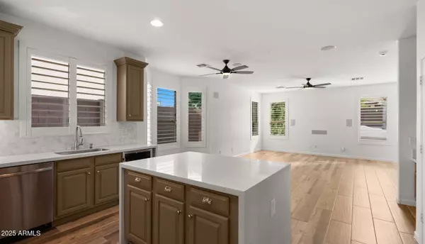 Phoenix, AZ 85042,1831 E VALENCIA Drive