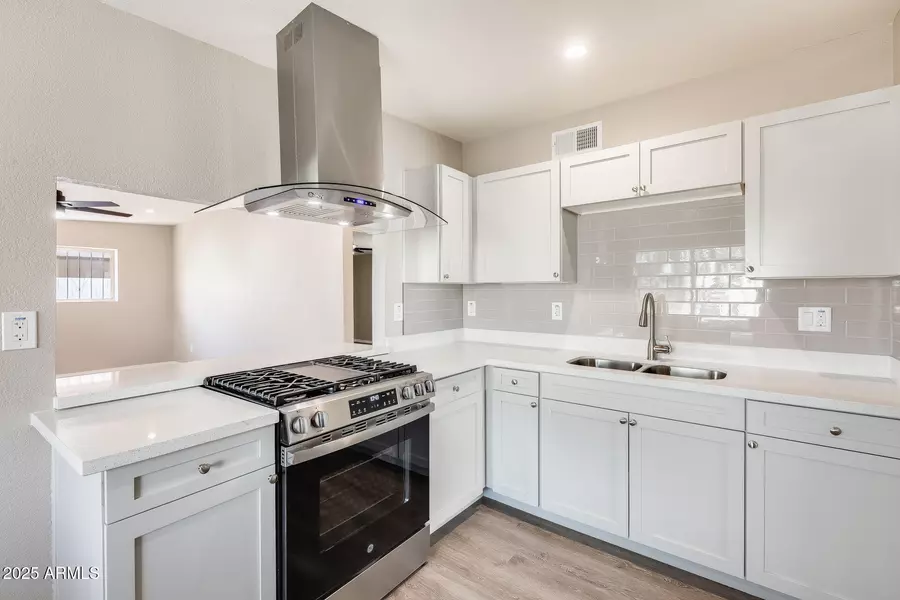 2739 W HAZELWOOD Street, Phoenix, AZ 85017