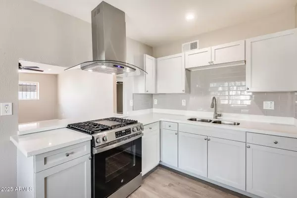 2739 W HAZELWOOD Street, Phoenix, AZ 85017