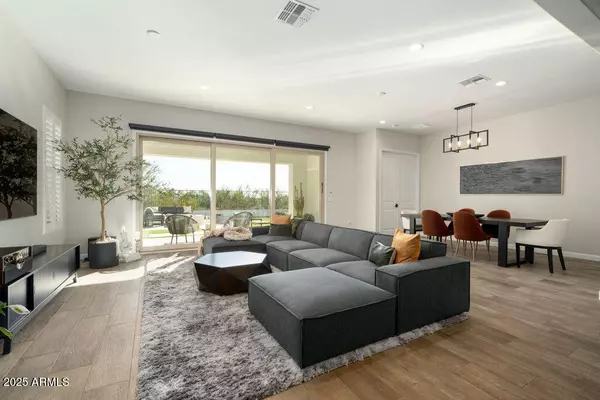 Phoenix, AZ 85054,6525 E LIBBY Street