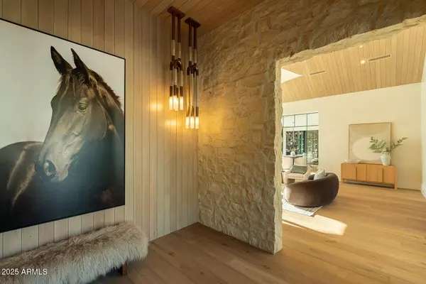 Phoenix, AZ 85018,4729 E ARCADIA Lane