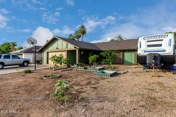 Phoenix, AZ 85053,3926 W GLENAIRE Drive