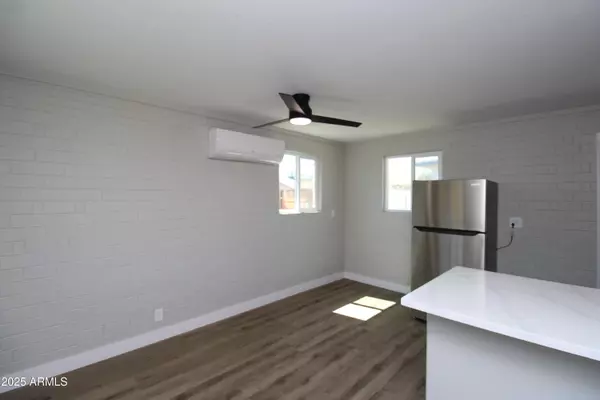 Phoenix, AZ 85007,802 S 11th Avenue #4