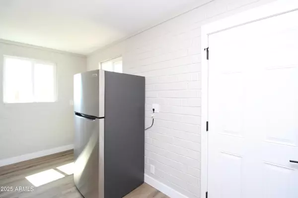 Phoenix, AZ 85007,802 S 11th Avenue #4