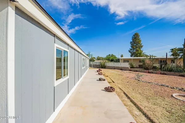 Phoenix, AZ 85022,452 E ANNETTE Drive