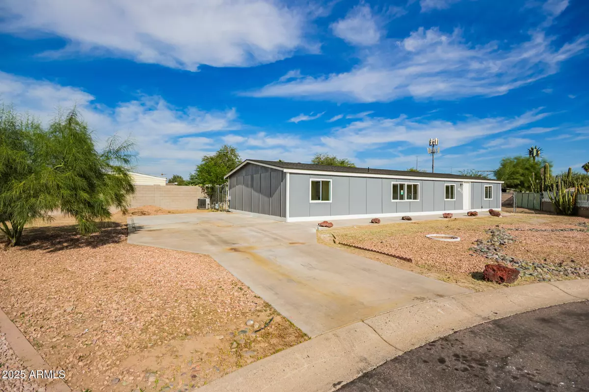 Phoenix, AZ 85022,452 E ANNETTE Drive