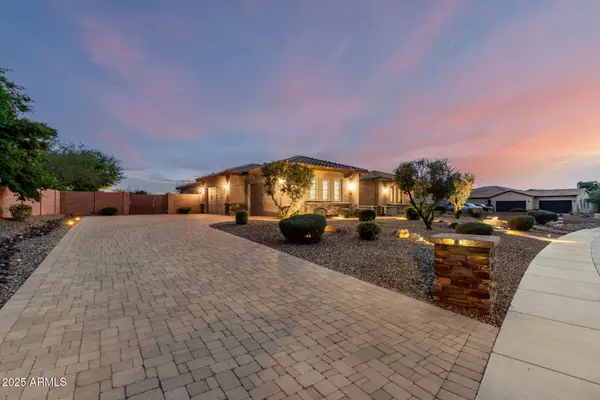 Peoria, AZ 85383,8733 W VILLA LINDO Drive