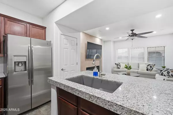 Phoenix, AZ 85050,3935 E ROUGH RIDER Road #1140