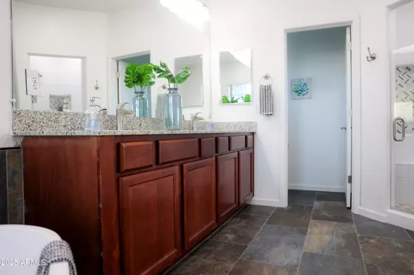 Phoenix, AZ 85050,3935 E ROUGH RIDER Road #1140