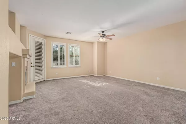 Scottsdale, AZ 85254,15221 N CLUBGATE Drive #2005