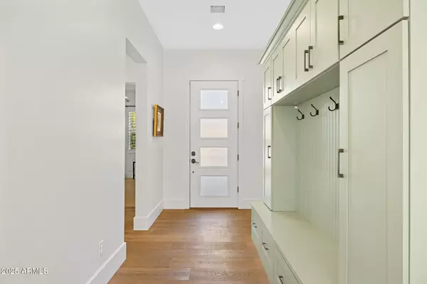 Phoenix, AZ 85018,4145 E CAMPBELL Avenue