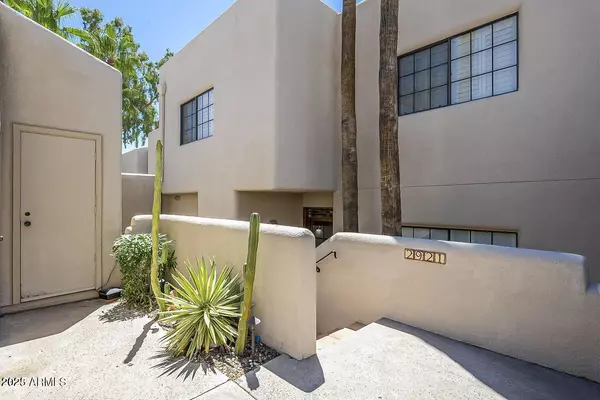 2921 E KEIM Drive, Phoenix, AZ 85016