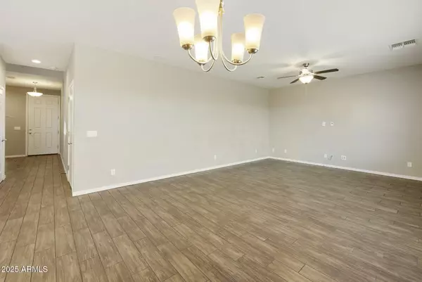 Gilbert, AZ 85234,699 N SPARROW Court