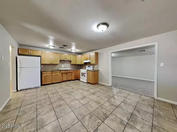 Phoenix, AZ 85033,4102 N 71ST Lane