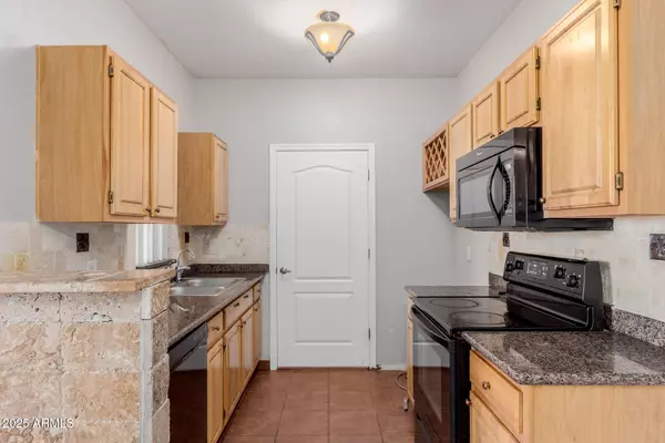 Phoenix, AZ 85027,2929 W YORKSHIRE Drive #1010