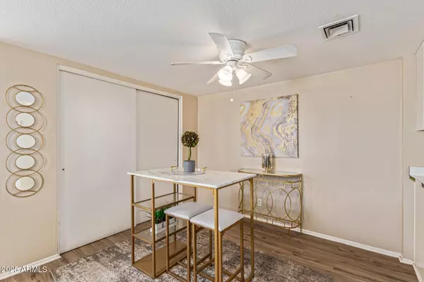 Glendale, AZ 85303,7775 W GLENN Drive #1