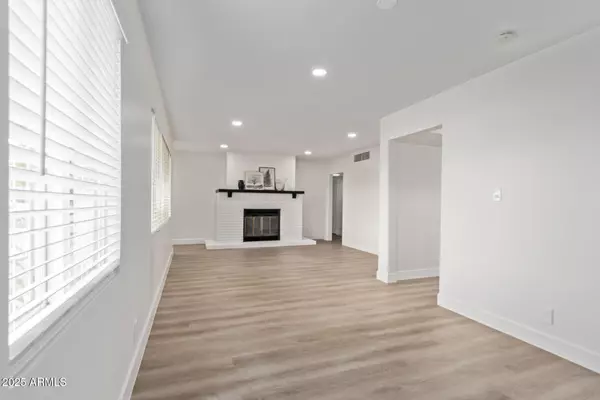 Phoenix, AZ 85023,2163 W VILLAGE Drive