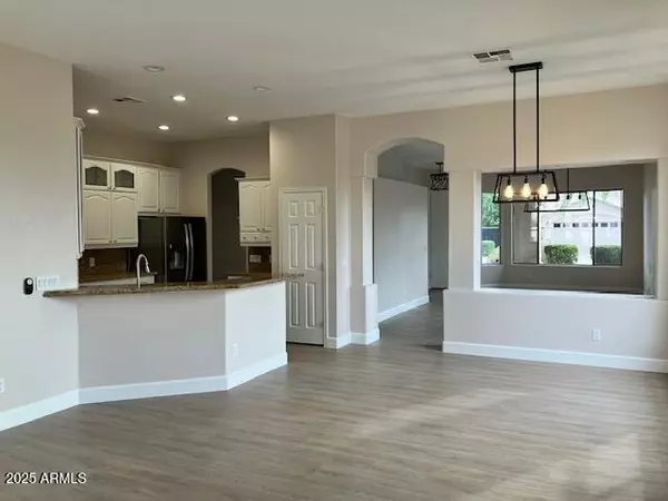 Phoenix, AZ 85023,338 W HELENA Drive