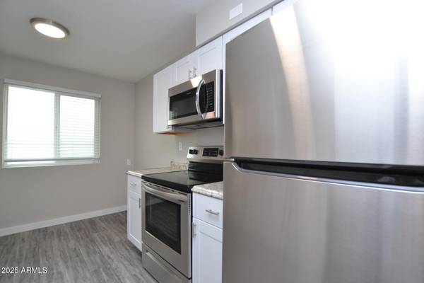 Phoenix, AZ 85015,2202 W Devonshire Avenue #3