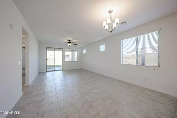 Glendale, AZ 85305,8722 W PASADENA Avenue