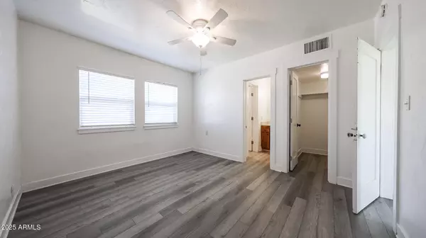 Phoenix, AZ 85014,1023 E MEADOWBROOK Avenue #1