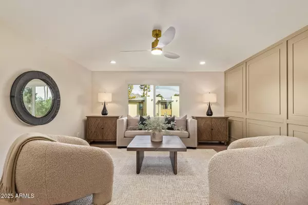 Phoenix, AZ 85018,4201 E CAMELBACK Road #14