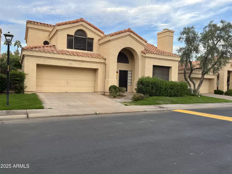 42 W LA VIEVE Lane, Tempe, AZ 85284