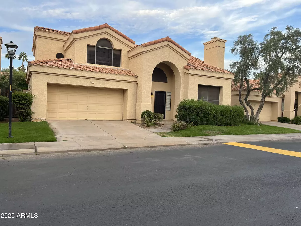 Tempe, AZ 85284,42 W LA VIEVE Lane