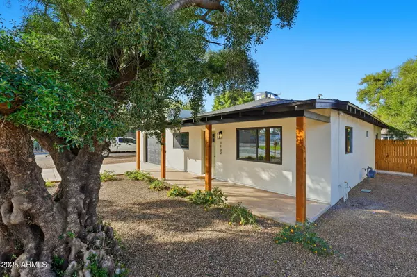 Phoenix, AZ 85018,3102 N 34th Place