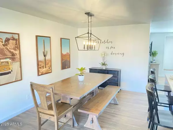 Scottsdale, AZ 85257,8602 E CAMBRIDGE Avenue