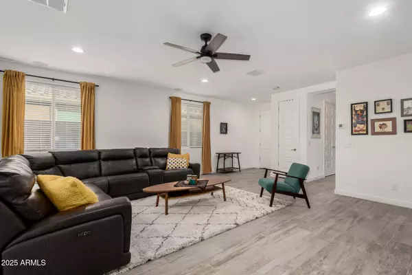 Phoenix, AZ 85041,2216 W PARK Street