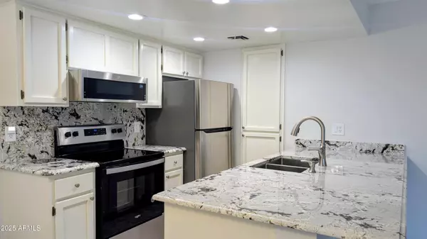 Phoenix, AZ 85016,2228 E CAMPBELL Avenue #234