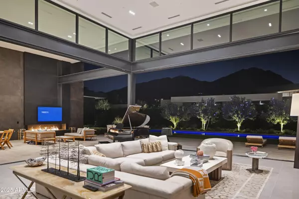 Paradise Valley, AZ 85253,6427 E Luke Avenue