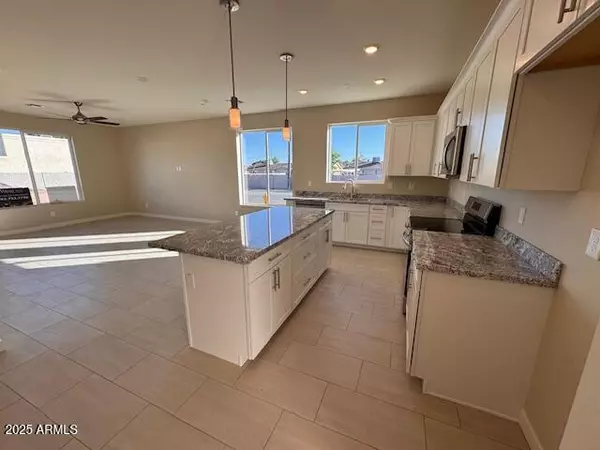 Mesa, AZ 85210,523 S PASADENA -- #111