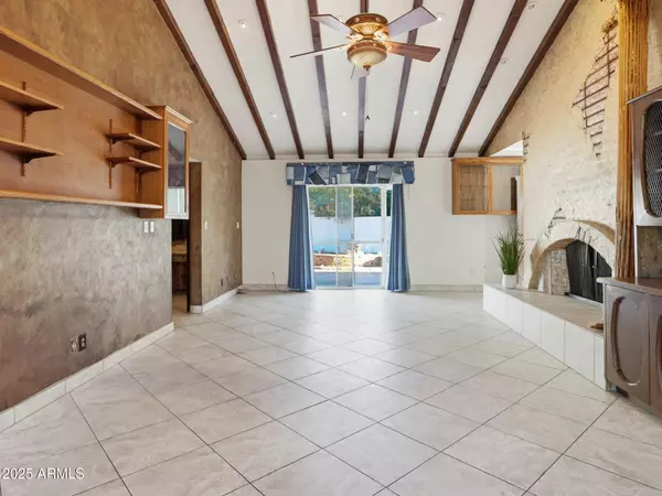 Mesa, AZ 85201,1053 W 11TH Street