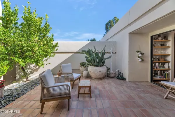 Scottsdale, AZ 85255,9447 E CALLE DE VALLE Drive